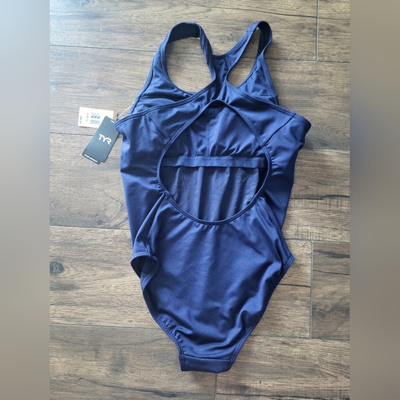 TYR women's swim suit with built in padded bra - Picture 2 of 3